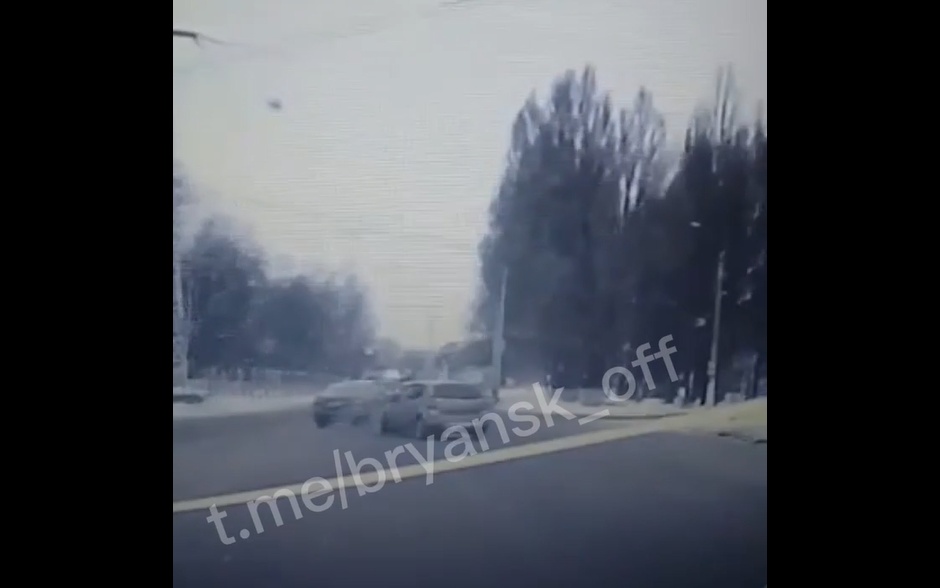 В Володарском районе Брянска водитель легковушки спровоцировал ДТП