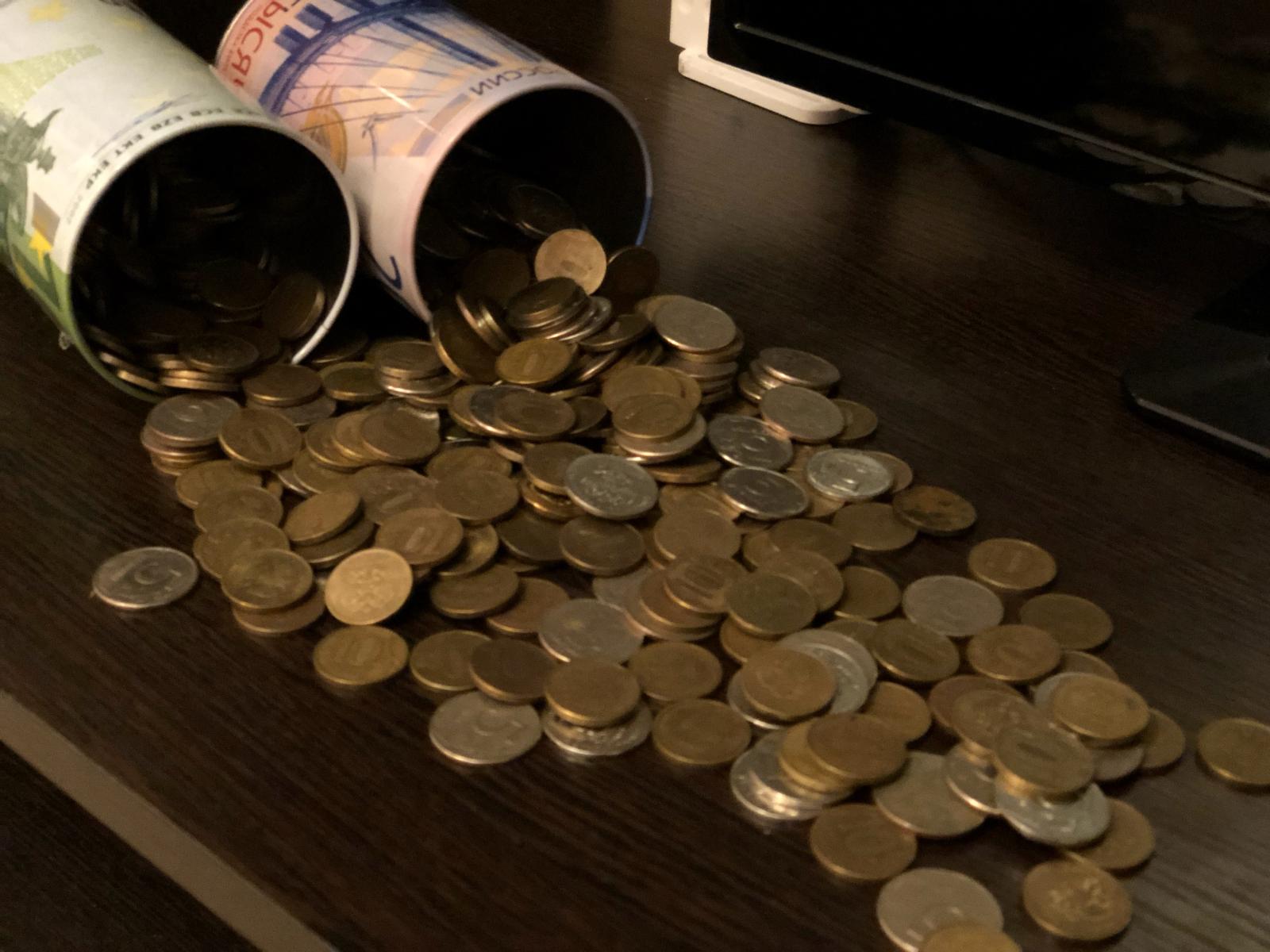 Продавец немаркированных сигарет в Клинцах получил 4 года колонии за 105 тысяч рублей взятки полицейскому