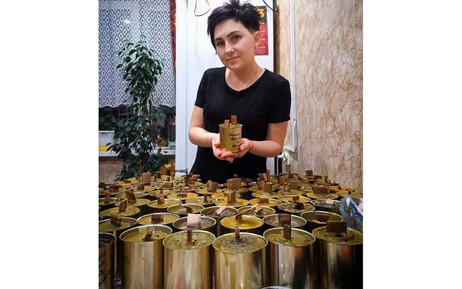 Юлия Васичкина из Брянской области изготовила 110 окопных свечей