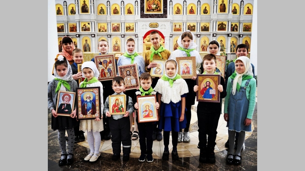 В брянских Клинцах освятили работы юных воспитанников воскресной школы