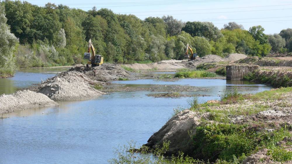 В Брянске подрядчик нарушил сроки завершения работ первого этапа очистки реки Десны