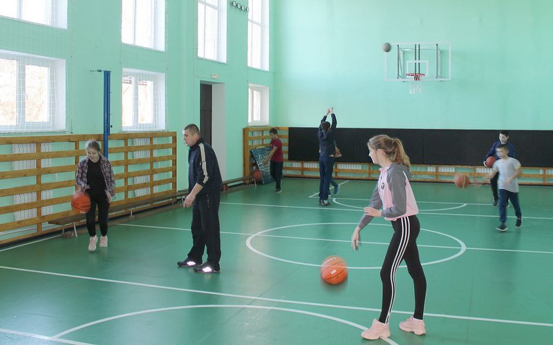 В Брянской области в рамках проекта «Успех каждого ребенка» капитально отремонтировали 105 спортзалов