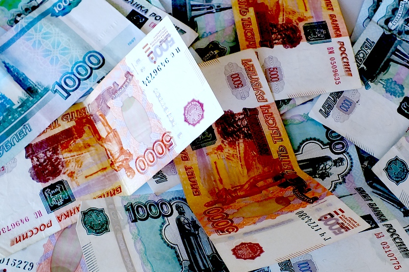 69-летний житель Клинцов быстро собрал для мошенников 800 тысяч рублей