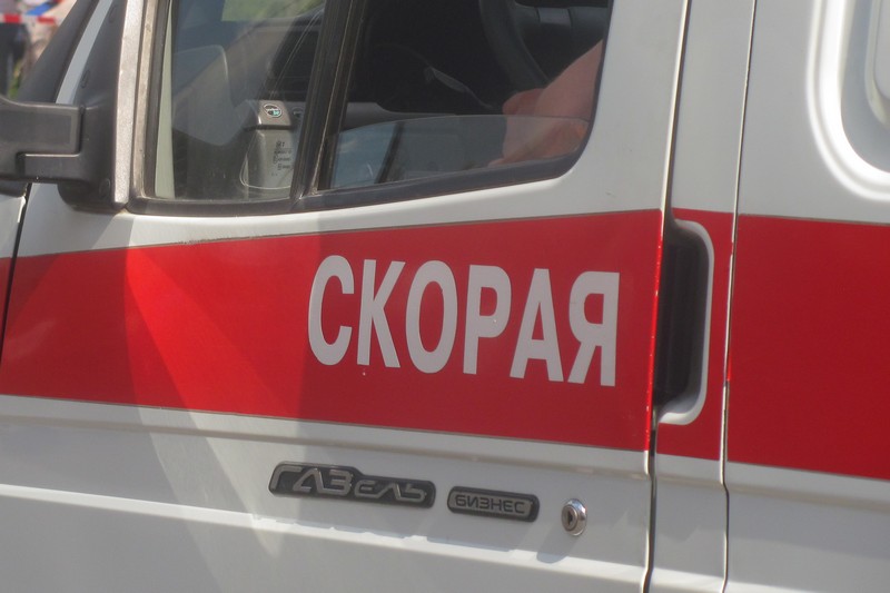 В Володарском районе Брянска водитель сбил на тротуаре ребенка и двух взрослых
