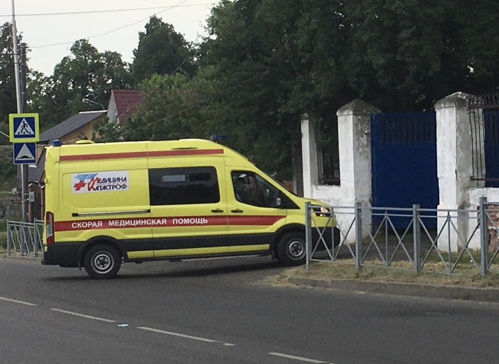 Авария на брянской трассе: в больнице водитель и два пассажира КамАЗа