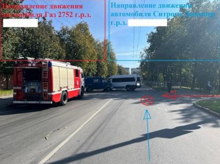 В ДТП с маршруткой на улице 50-й Армии в Брянске пострадали два человека