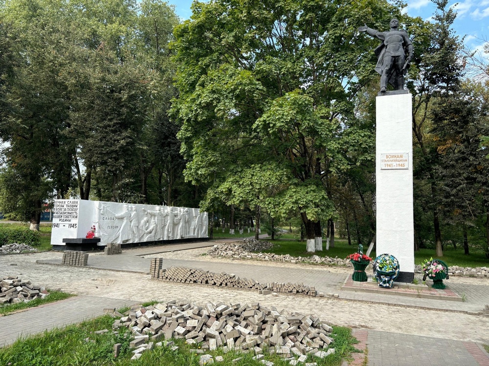 Памятник и сквер воинам-сталелитейщикам в Брянске скоро преобразятся