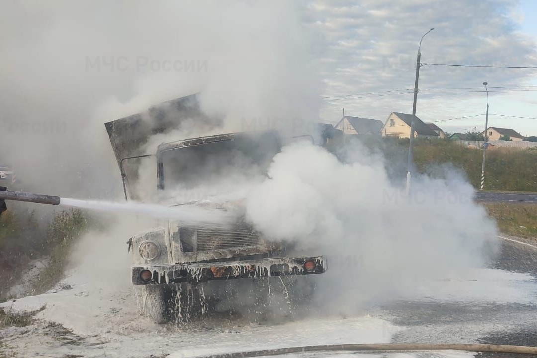 Утром в Супоневе потушили загоревшийся грузовик