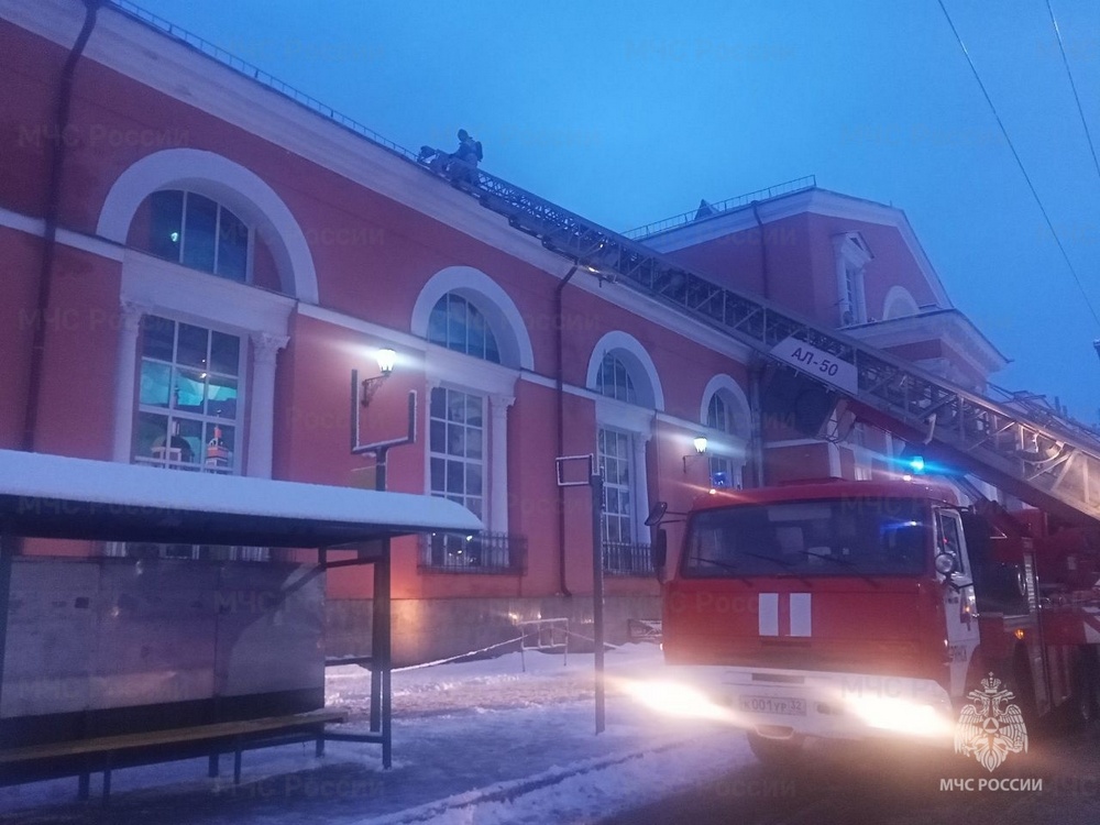 На железнодорожном вокзале «Брянск-I» произошел пожар