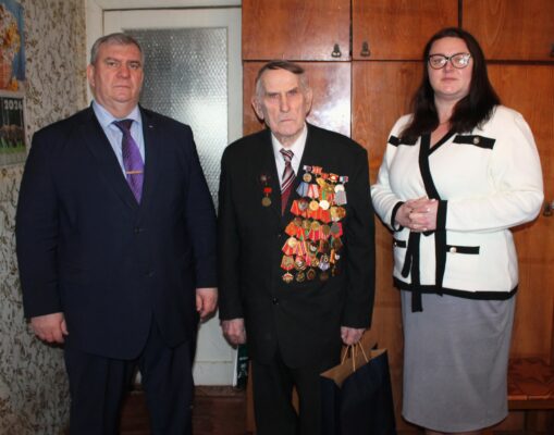 В Брасовском районе Брянской области  чествовали почетного ветерана Алексея Бузникова