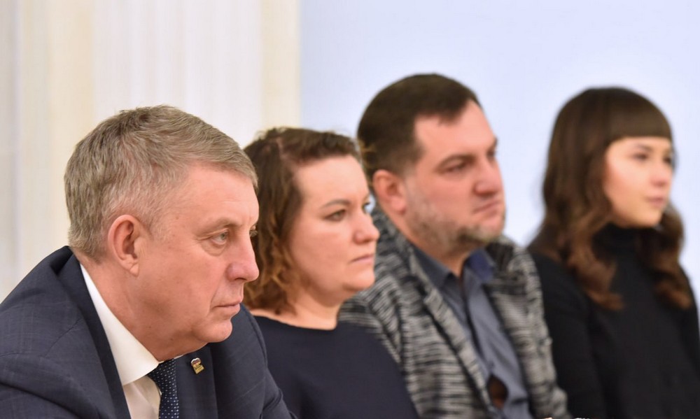 Брянский губернатор встретился с семьями погибших участников СВО