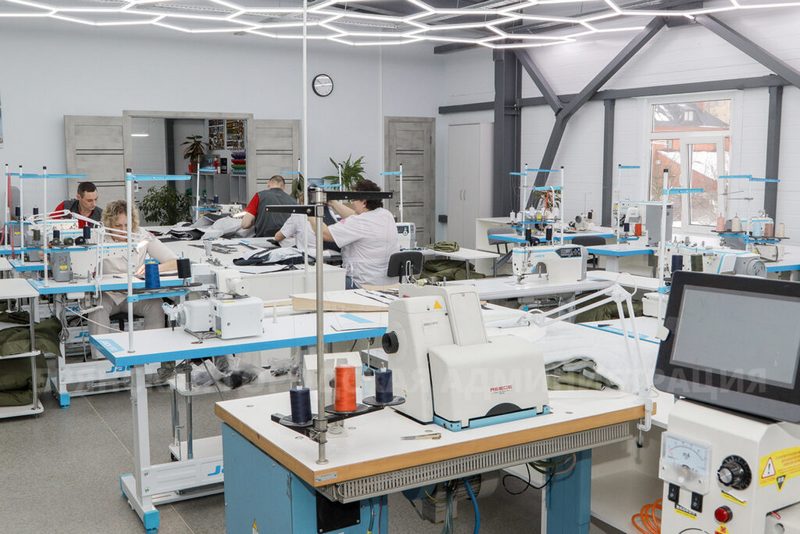В открывшемся в Брянске колледже легкой промышленности будут шить и обучать