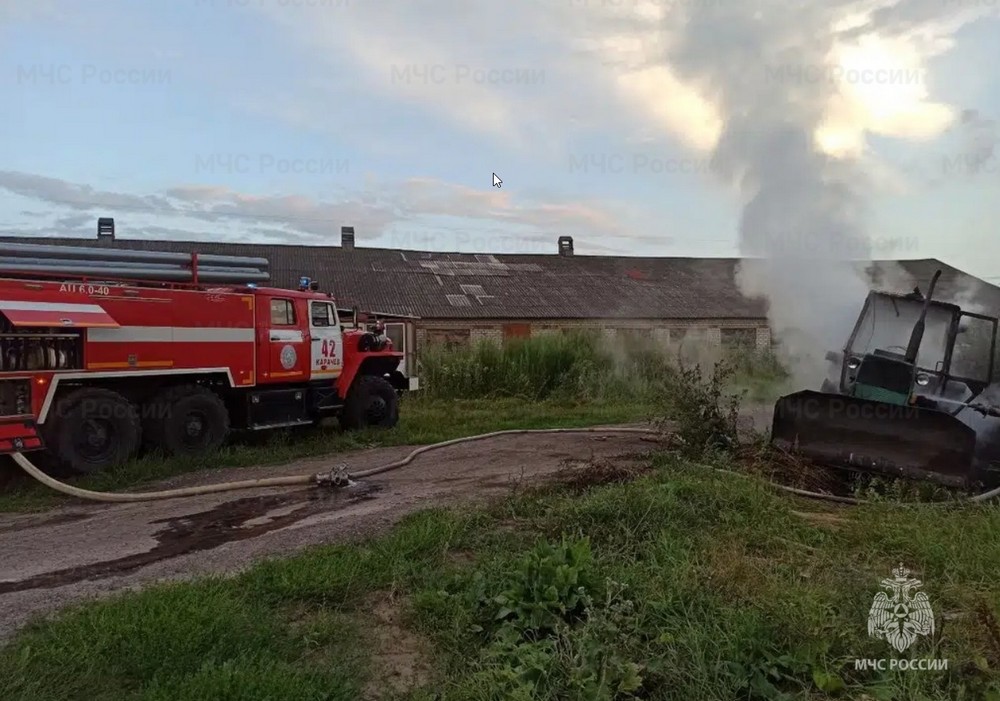 В карачевской деревне загорелся трактор