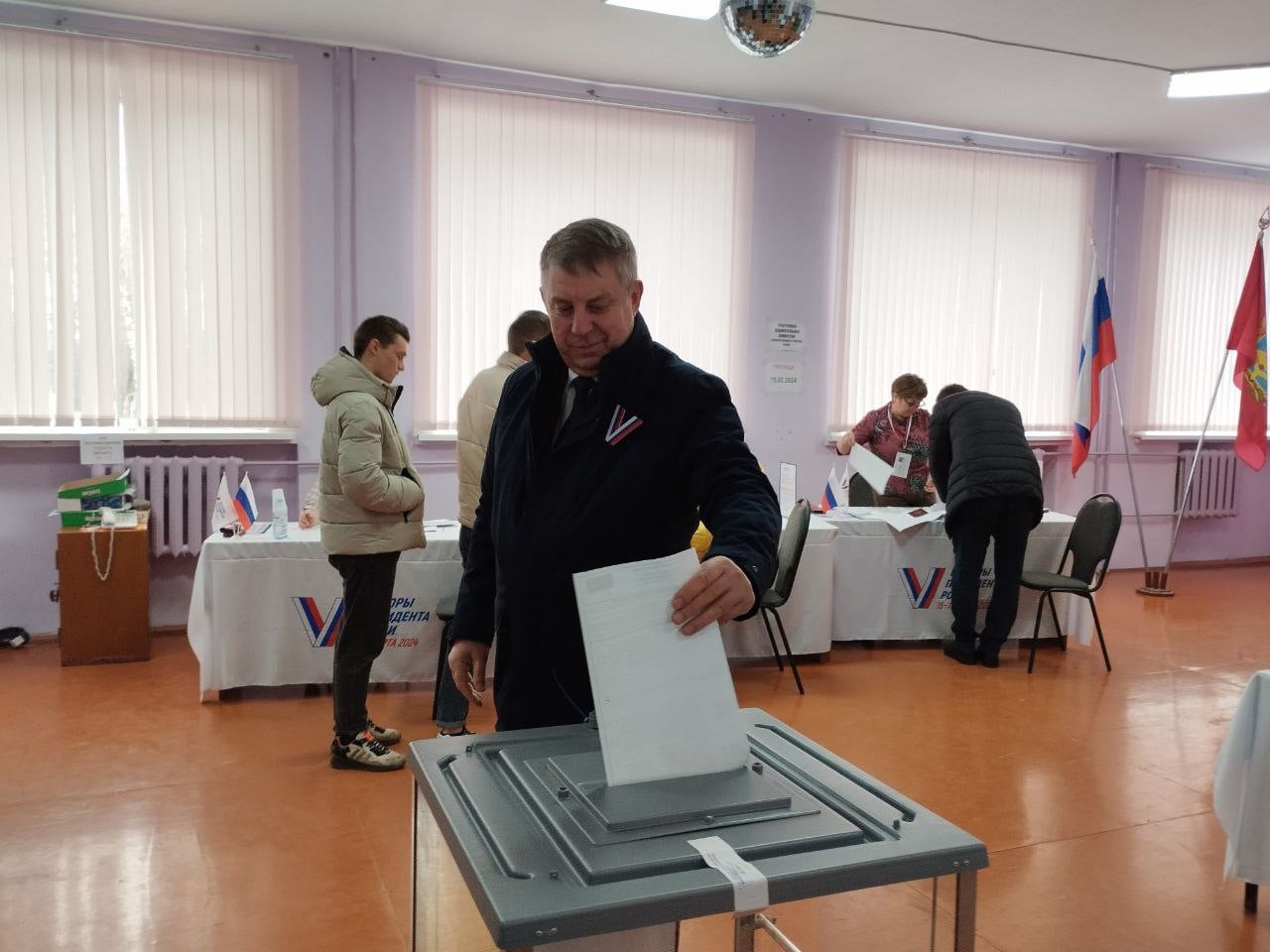 Брянский губернатор проголосовал на выборах президента России