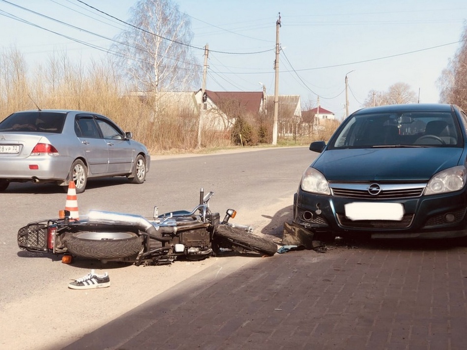 30-летний байкер сломал ноги в результате ДТП в Новозыбкове