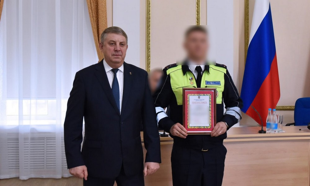 Губернатор Брянской области наградил полицейских за задержание террористов