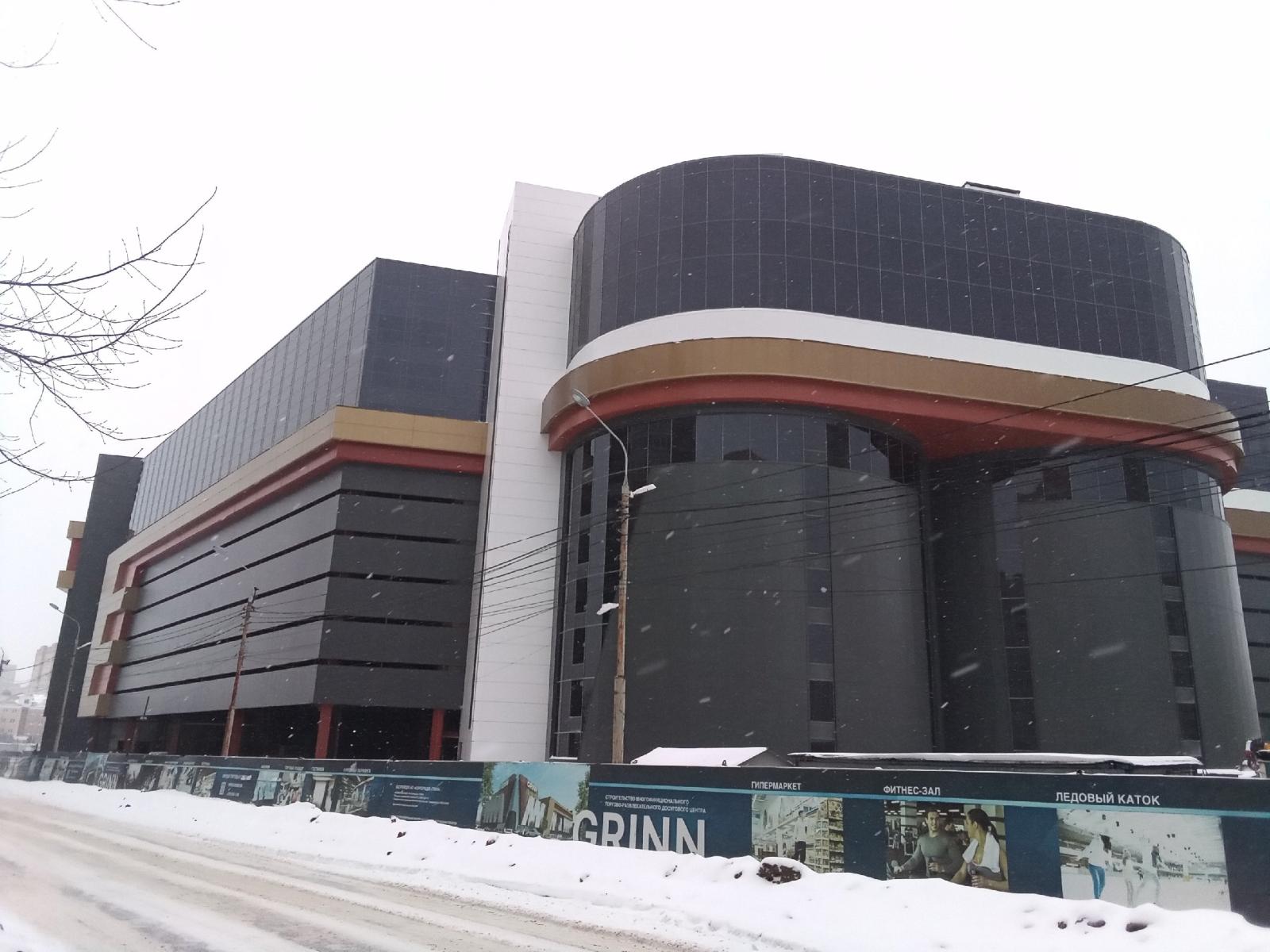 В Брянске продолжается строительство торгового центра «МегаГринн»