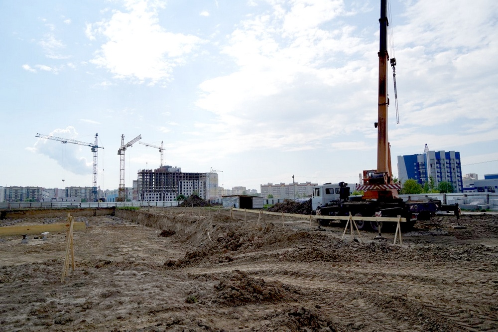 Брянский губернатор рассказал о строительстве школы на улице Амосова