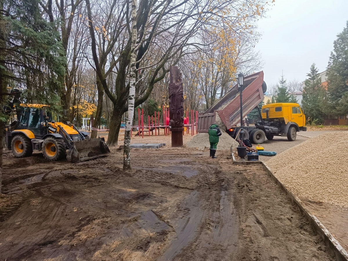 В брянском парке-музее Толстого приведут в порядок детскую площадку