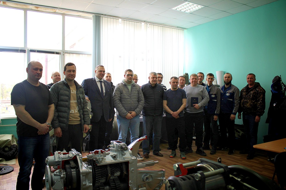 На Брянском автомобильном заводе состоялось вручение дипломов ученикам по программе повышения квалификации