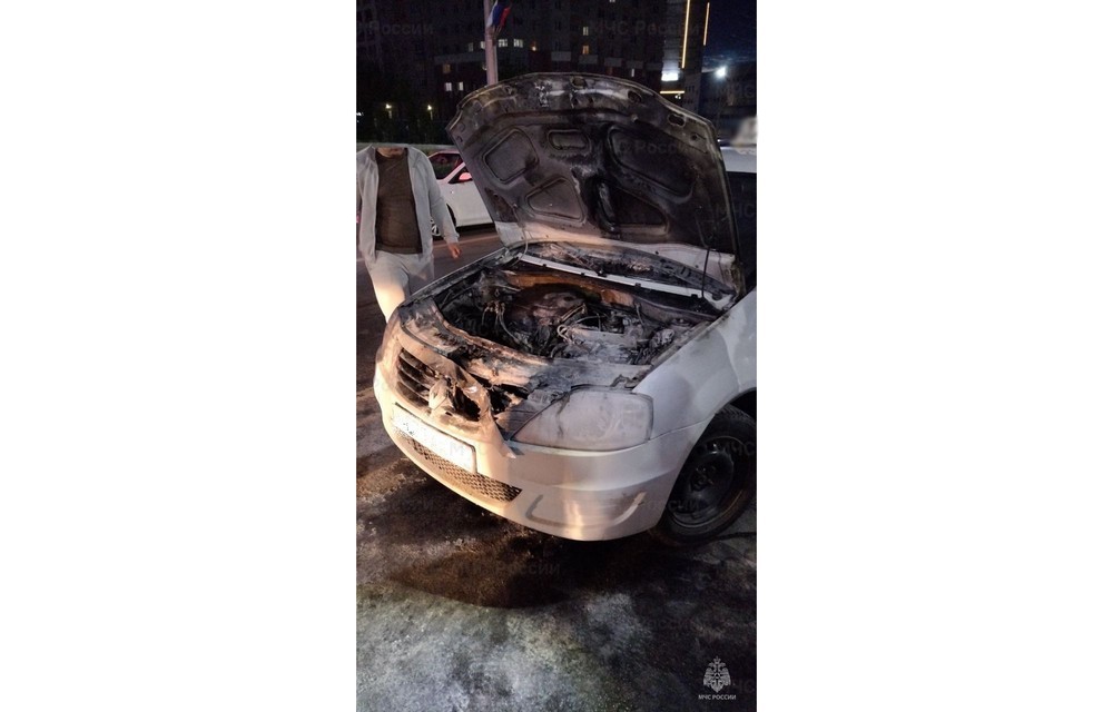В Брянске при пожаре в такси пострадал человек