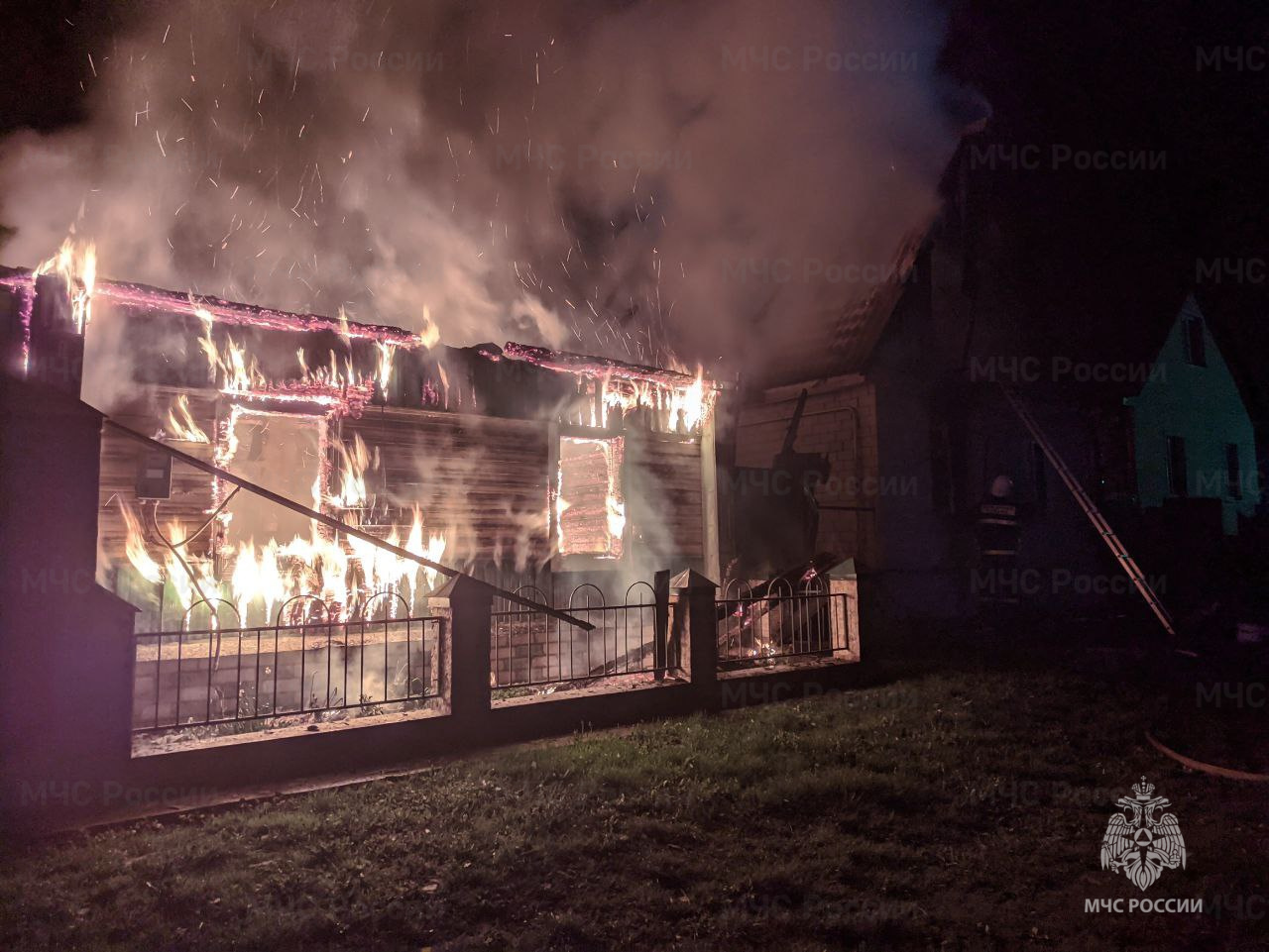 Ночью в карачевской Слободе сгорели два дома