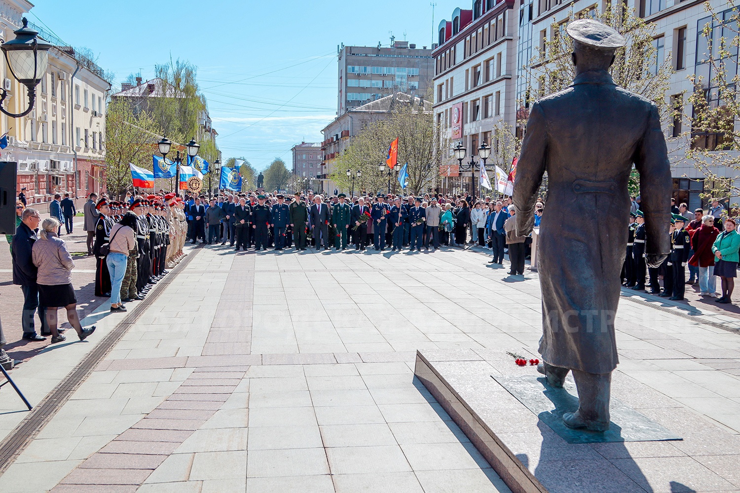 На бульваре Гагарина в Брянске прошел посвященный Дню космонавтики митинг