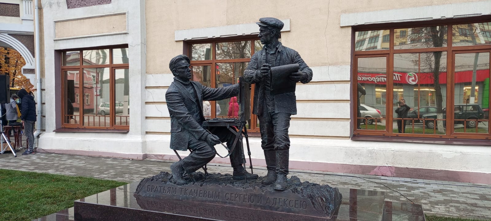 В Брянске открыли памятник братьям Ткачёвым