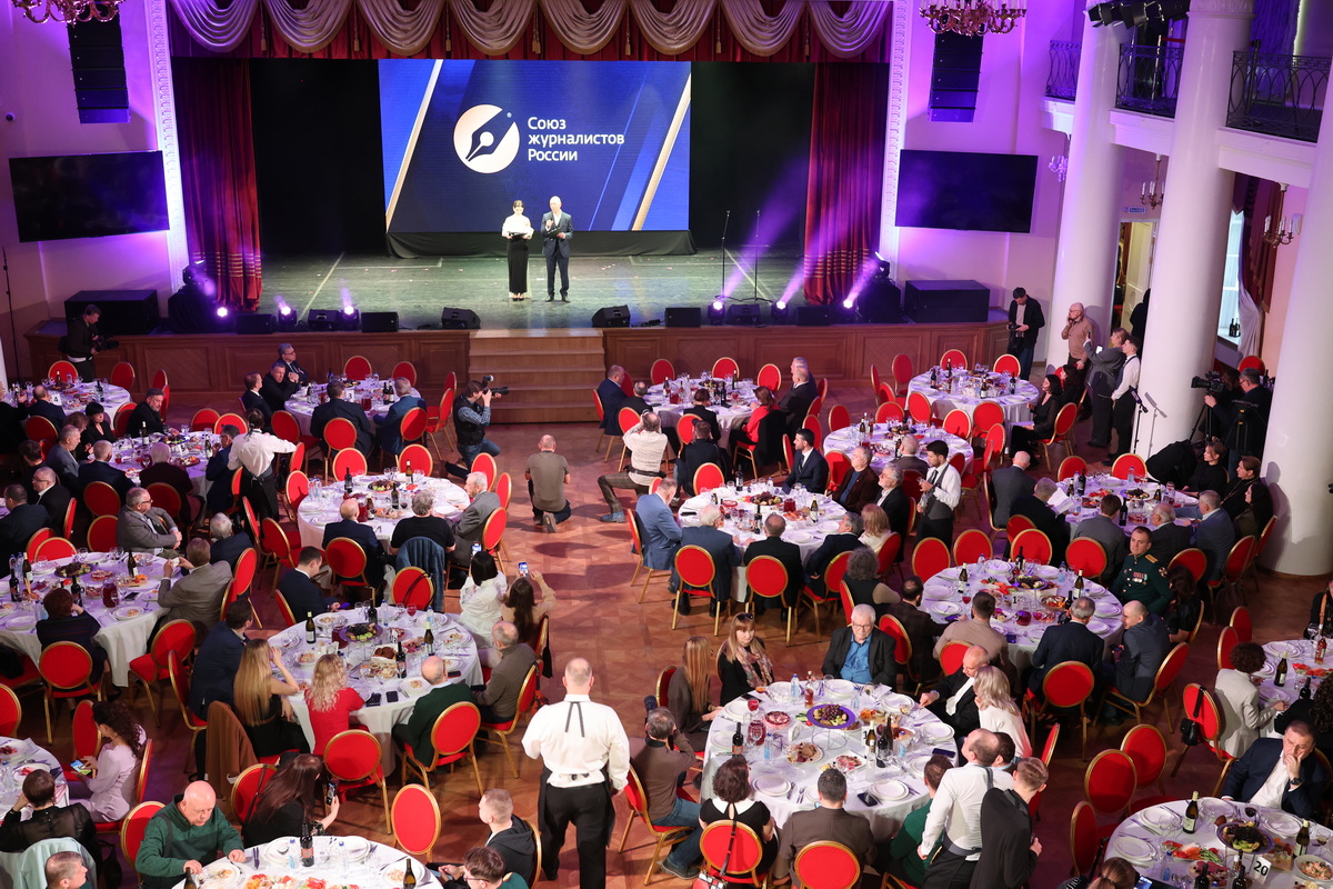 Приемией «Золотое перо России» отмечен брянский корреспондент Александр Таиров