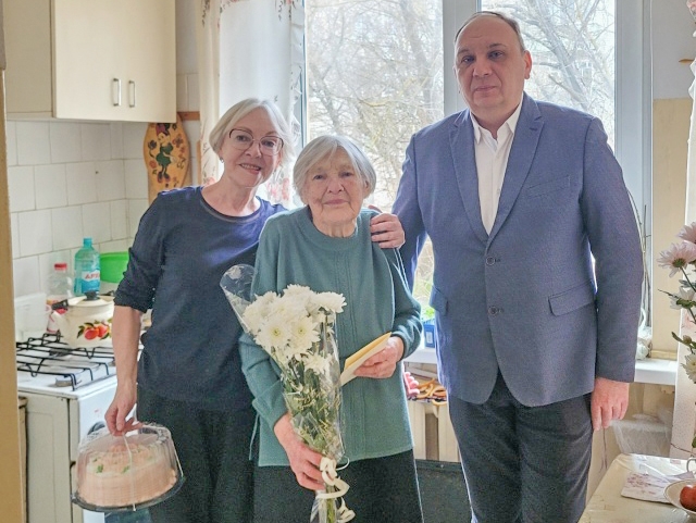 Три брянские долгожительницы выслушали поздравительные речи от Фокинской и Бежицкой райадминистраций