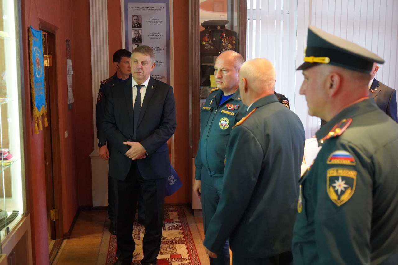В Брянск в конце августа 2025 года приехал министр РФ по гражданской обороне Александр Куренков