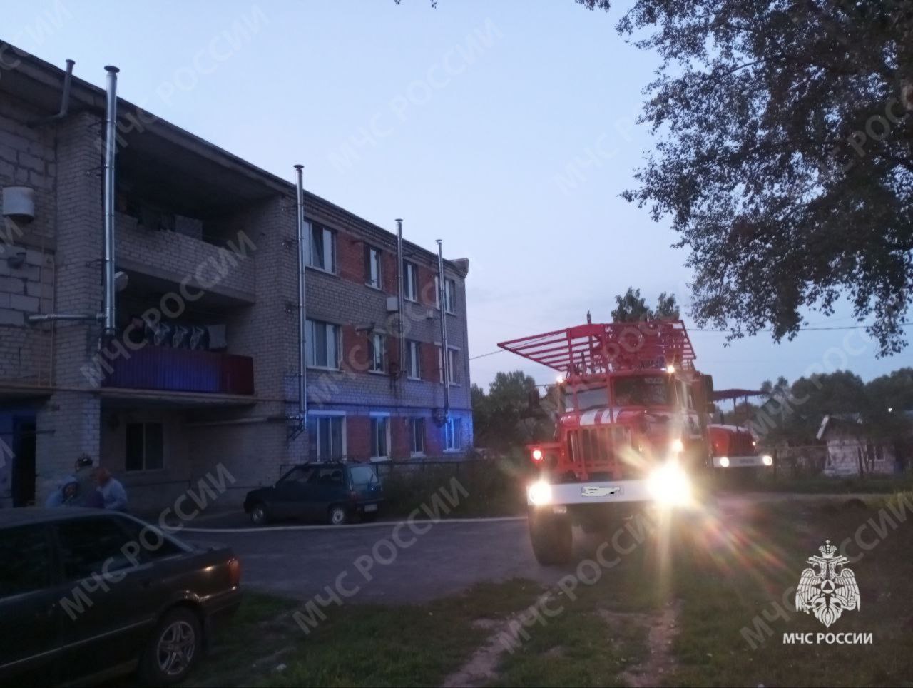 В Севске пожарные 8 сентября потушили горящую жилую квартиру