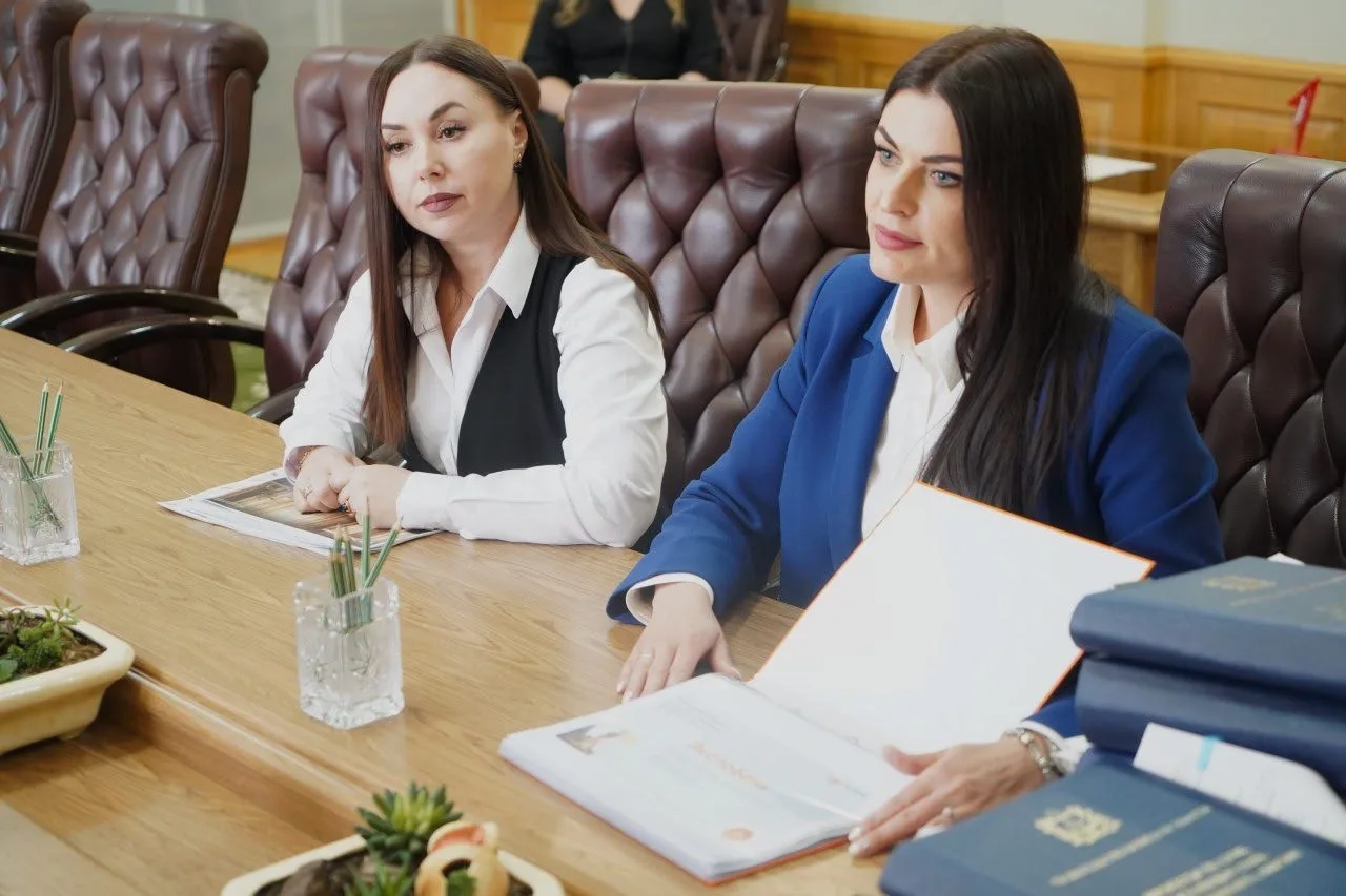 Александр Богомаз изъявил желание сотрудничать с Экспобанком в социальной сфере