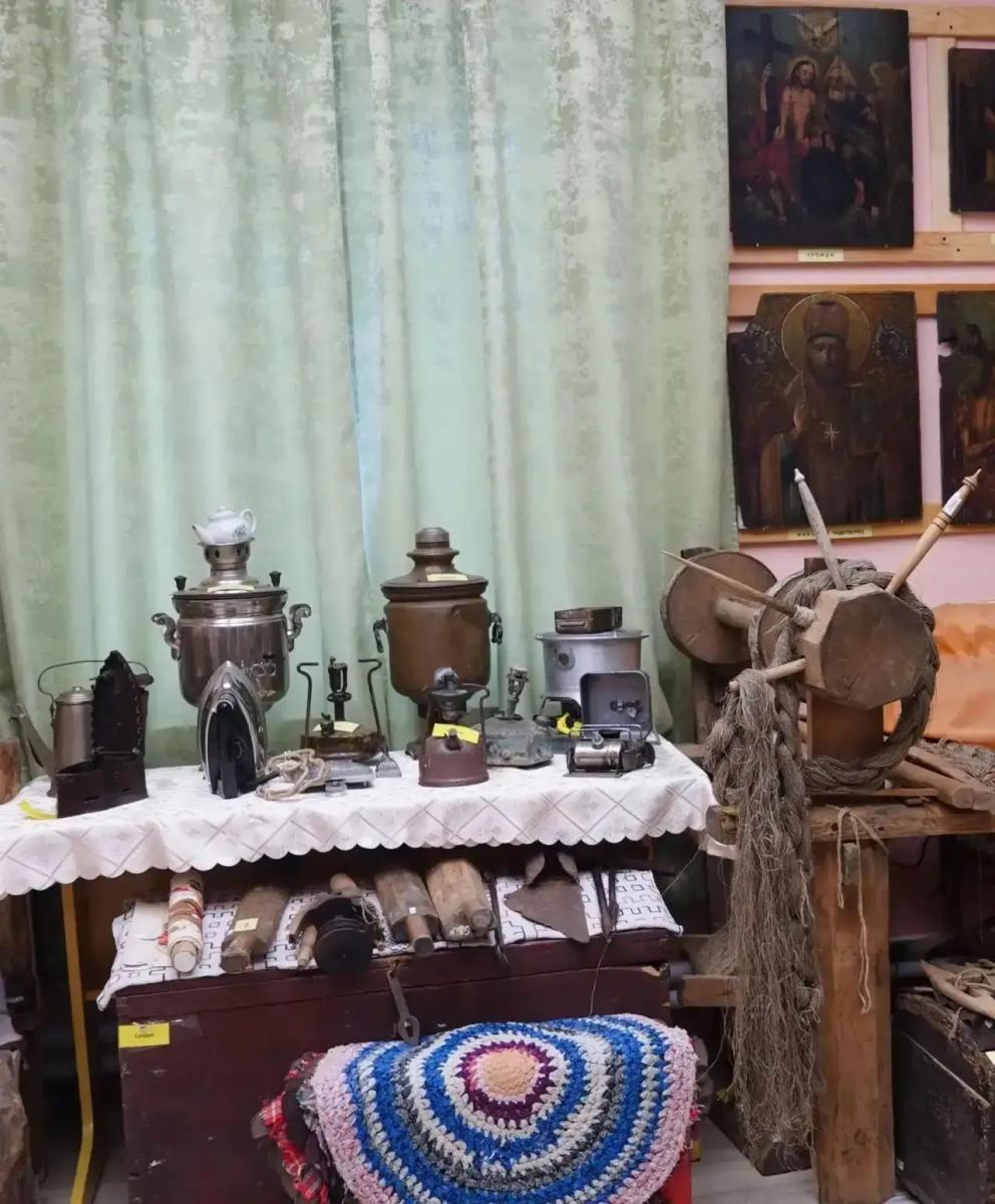 Егор Ковальчук высоко оценил сельскохозяйственную инфраструктуру и гончарную мастерскую в Индийском районе