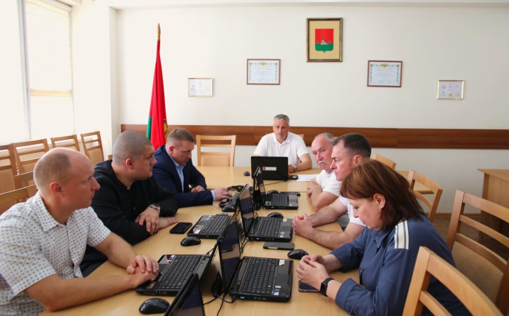 Идёт подготовка школ Фокинского района Брянска к новому учебному году