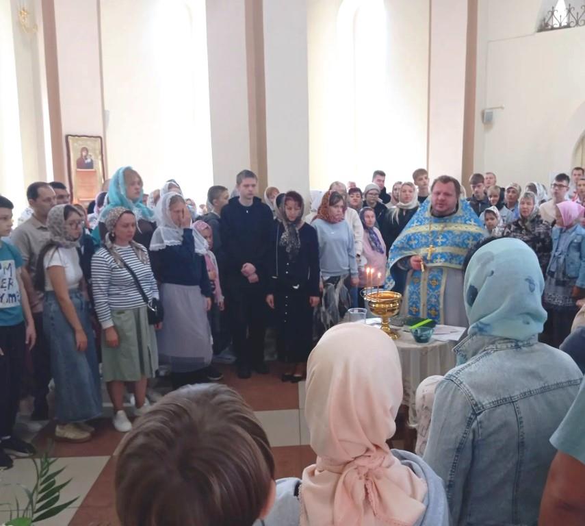 В брянском Вознесенском храме состоялись молебны перед началом учебного года