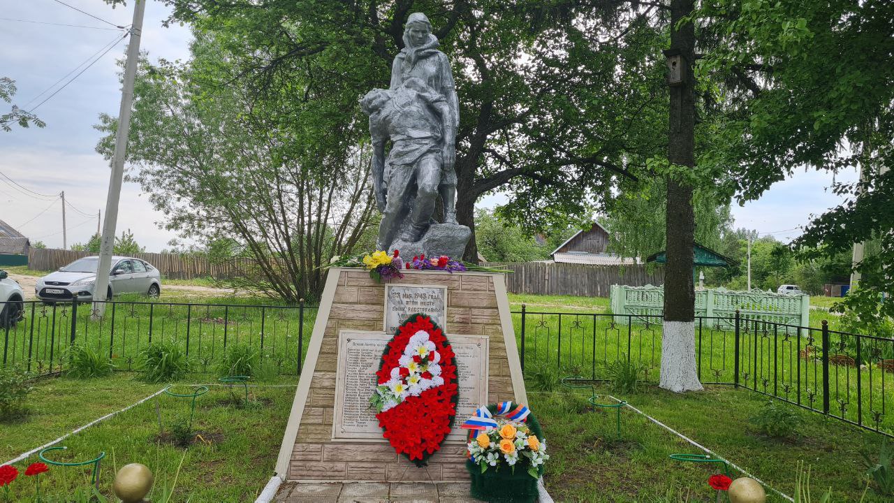 В Суземке на Брянщине почтили память погибших от рук врага мирных жителей