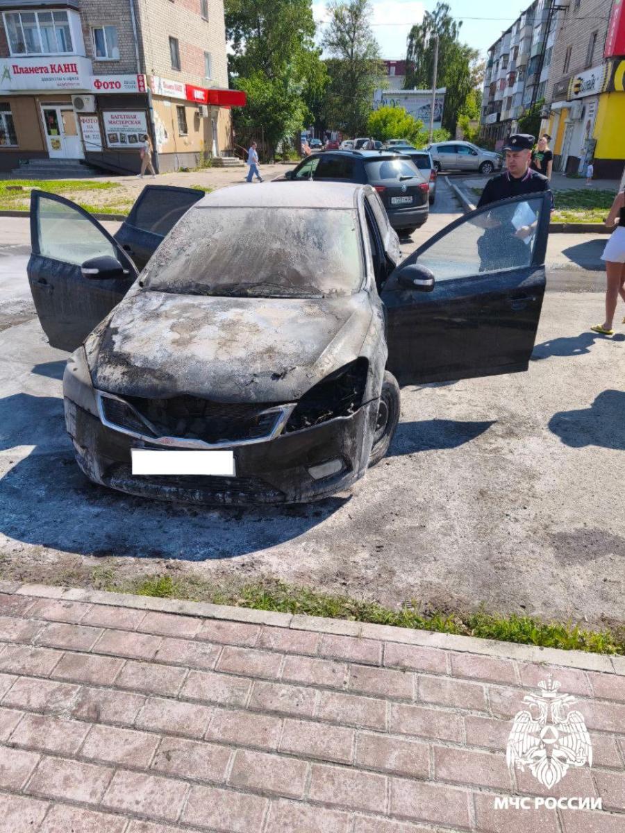 В Брянске произошло возгорание легковушки 15 июля