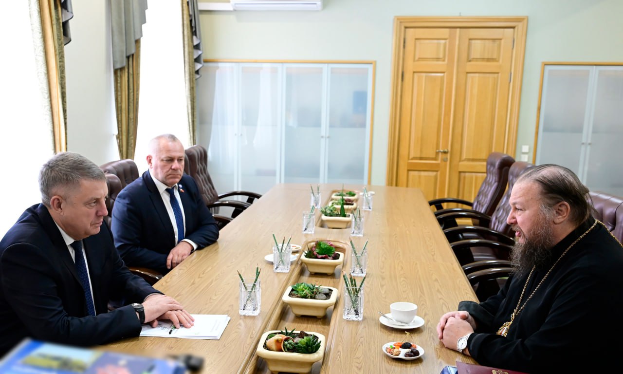 Александр Богомаз 2 октября встретился с митрополитом Костромским и Нерехтским Ферапонтом