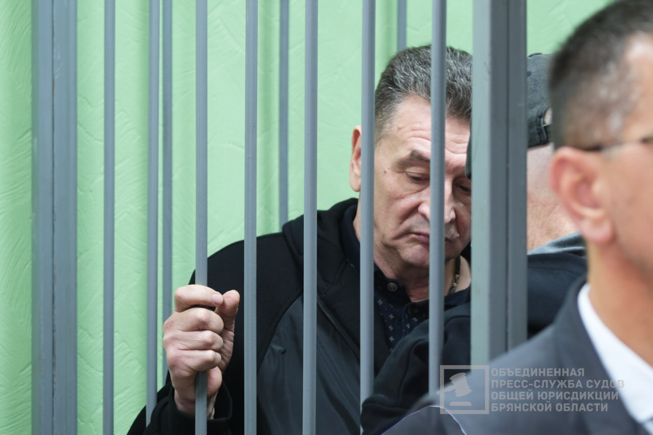 16 человек осудили в Брянске за теневую торговлю табаком