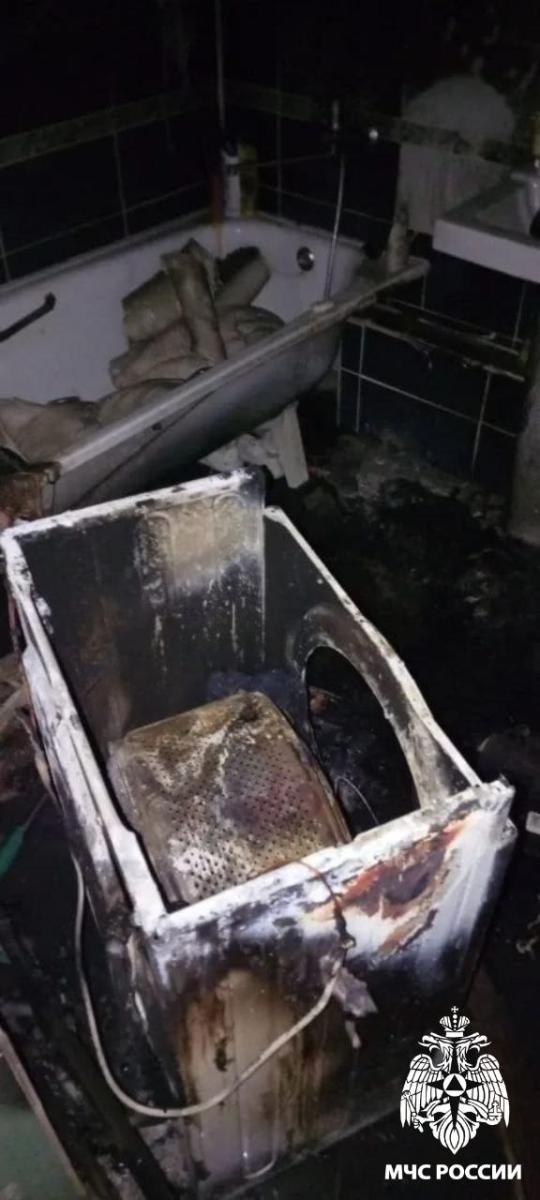 Брянские пожарные и спасатели потушили пожар в Фокинском районе