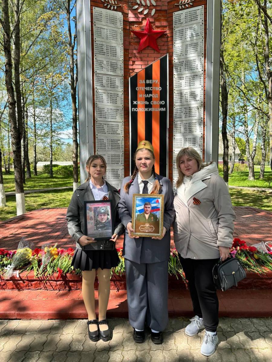 Юная брянчанка Виктория Лебедева встретилась с Владимиром Путиным на Красной площади