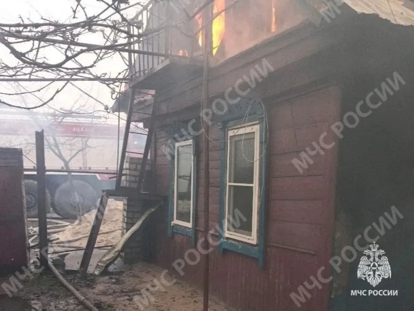 В боянском Новозыбкове произошло возгорание частного коттеджа