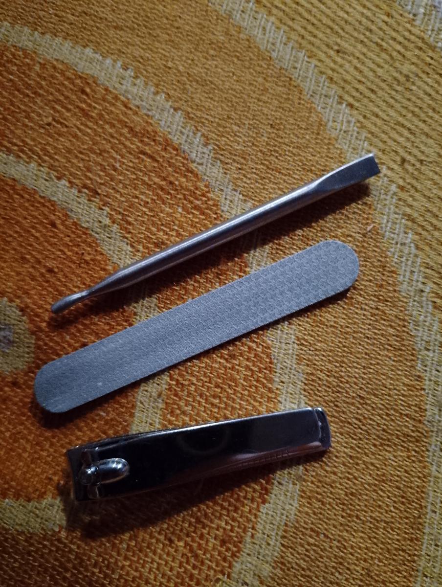 Брянский коммерсант расстанется с более 30000 рублей из-за маникюрных инструментов