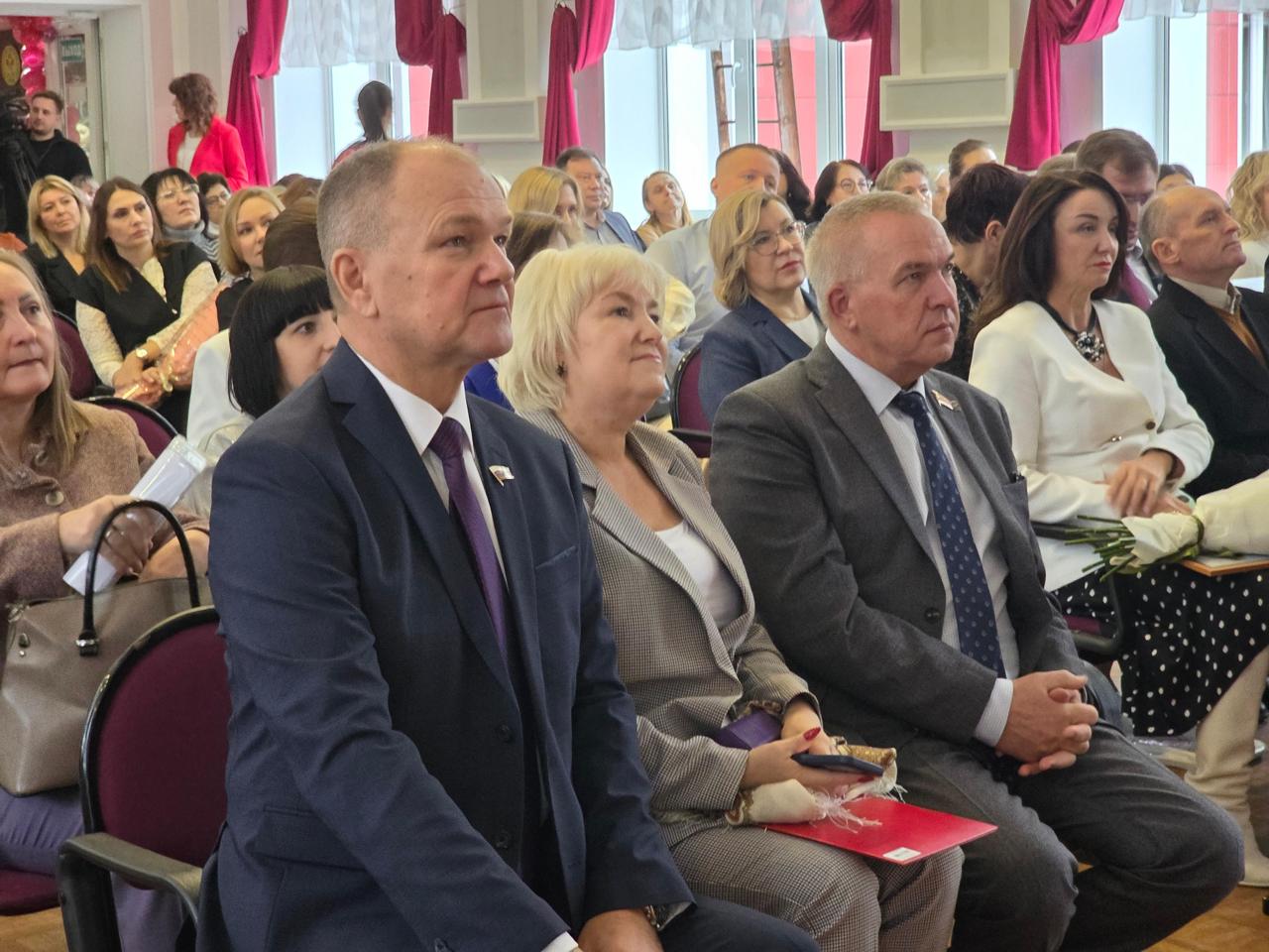 Николай Щеглов посетил 95-летие Брянского базового медицинского колледжа