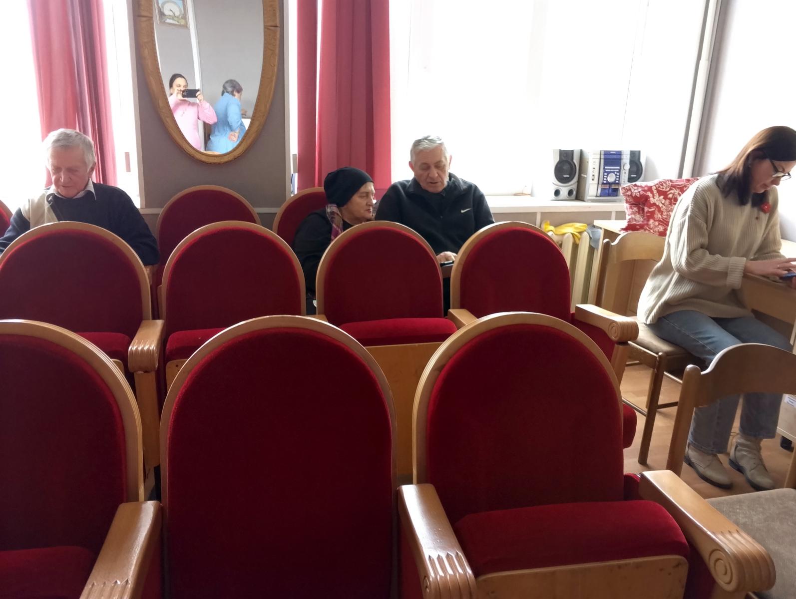 В понедельник брянские поэты опять коснулись струн «Лиры»