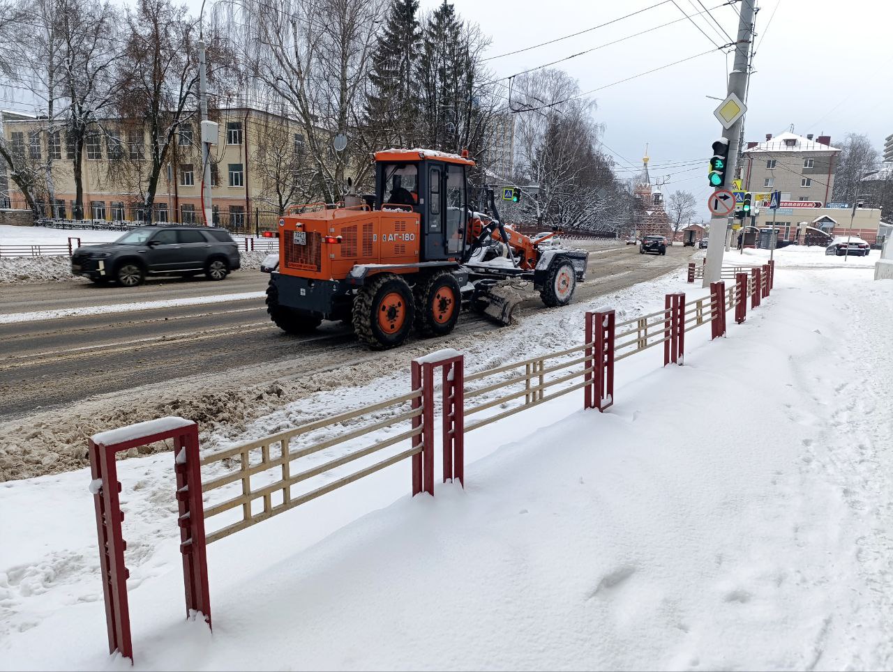 В Брянске в минувшие сутки не прекращались снегоуборочные работы