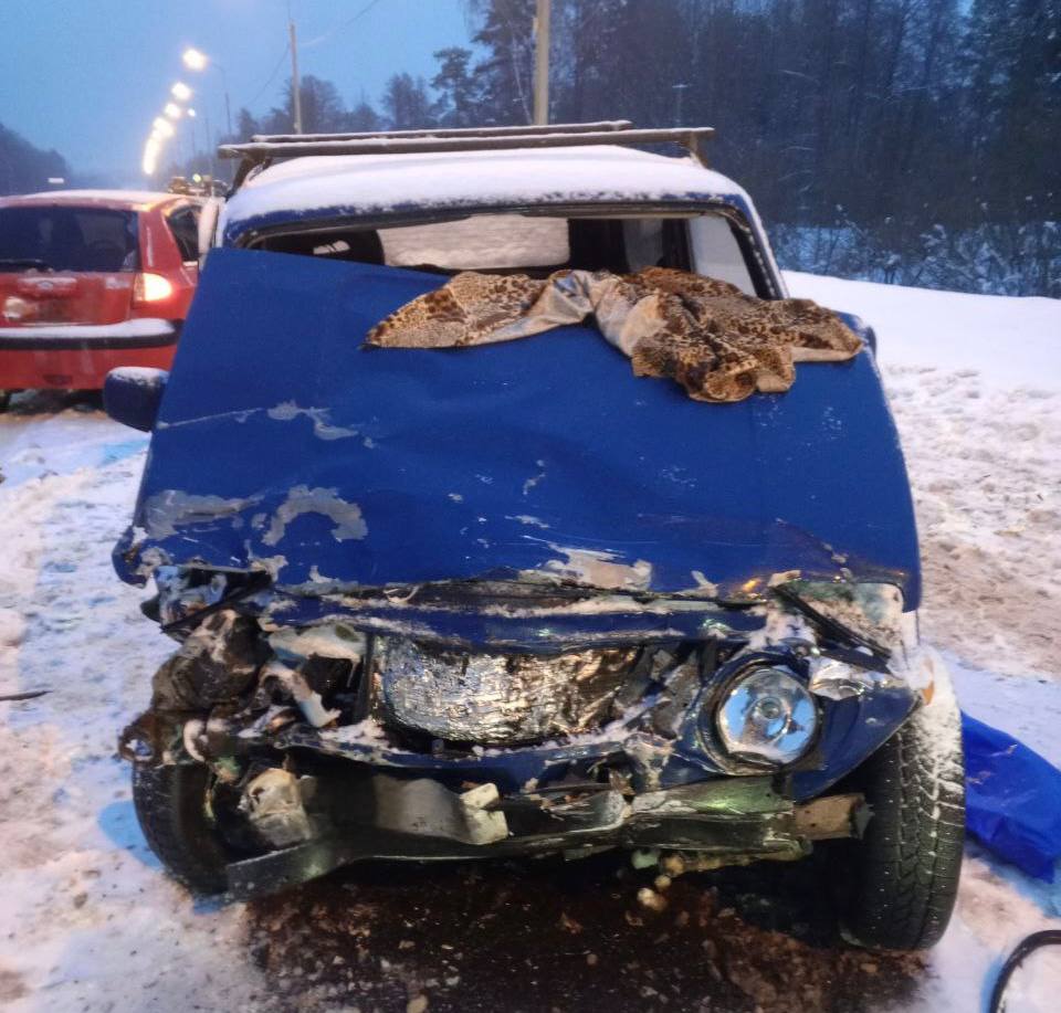 Карачевский район Брянской области ужаснулся от аварии с двумя легковушками