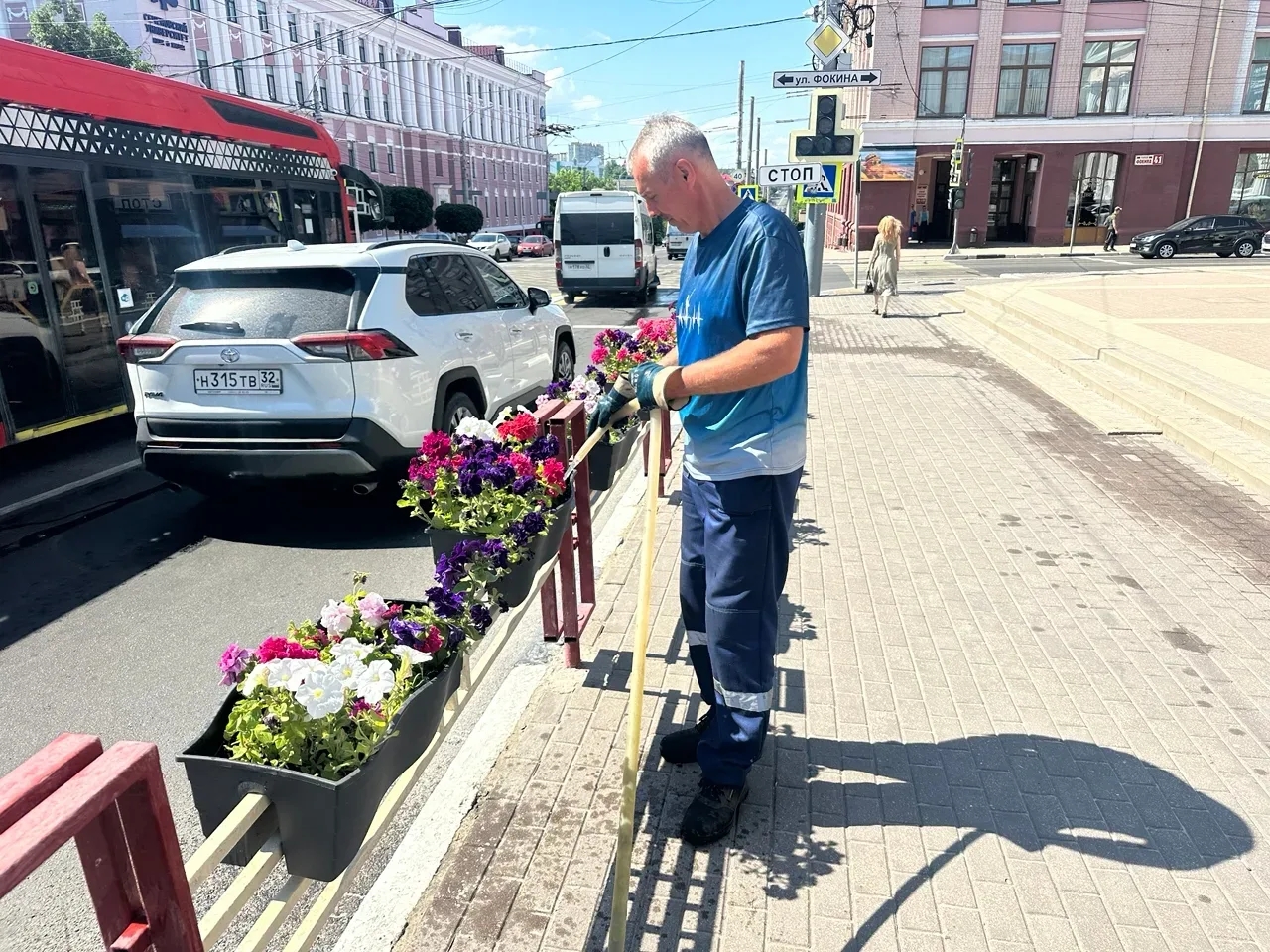 В Брянске постоянно поддерживают чистоту улиц