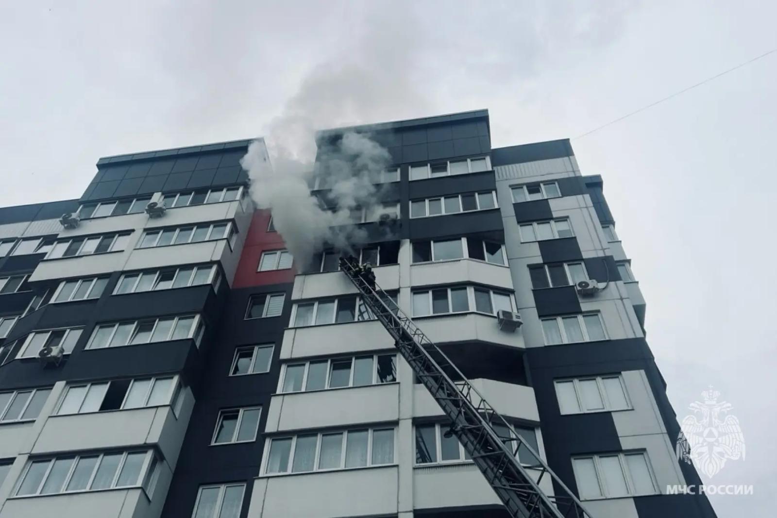 МЧС: из-за возгорания в Брянске получил травмы 30-летний мужчина